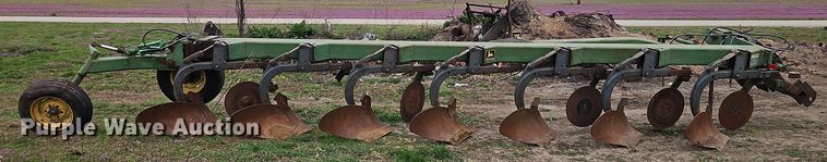 image for item DT7681 John Deere A2800 seven bottom plow