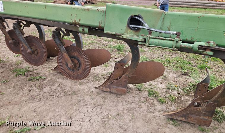 image for item DT7681 John Deere A2800 seven bottom plow