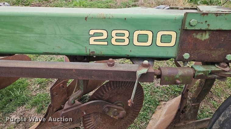 image for item DT7681 John Deere A2800 seven bottom plow