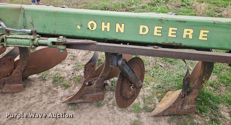 image for item DT7681 John Deere A2800 seven bottom plow