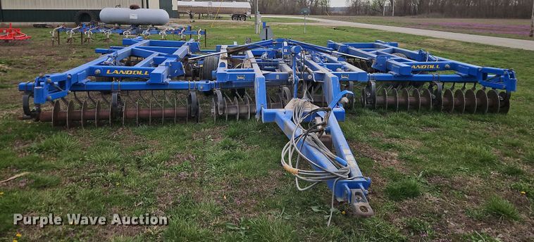 image for item DT7684 Landoll 7431-26 vertical tillage