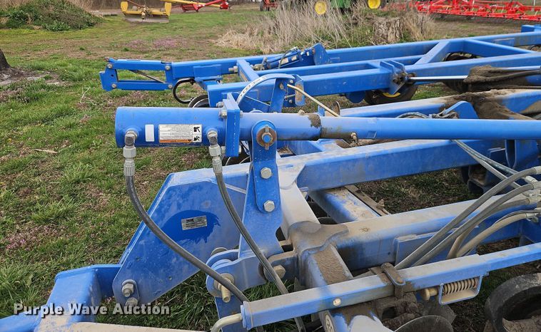 image for item DT7684 Landoll 7431-26 vertical tillage