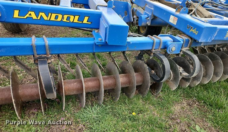 image for item DT7684 Landoll 7431-26 vertical tillage