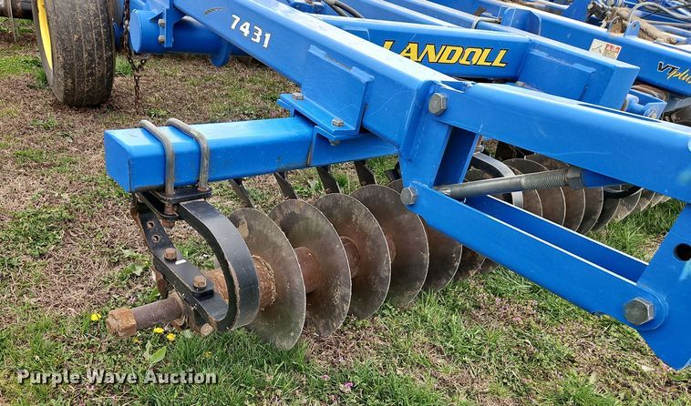 image for item DT7684 Landoll 7431-26 vertical tillage