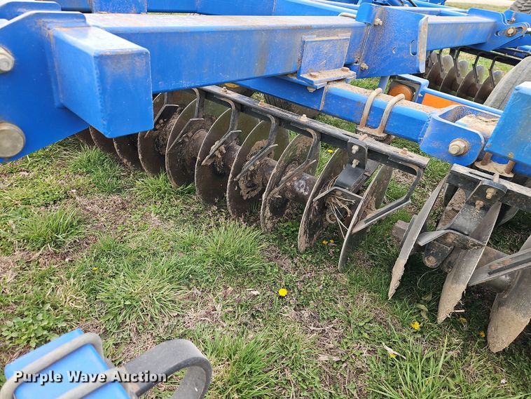 image for item DT7684 Landoll 7431-26 vertical tillage