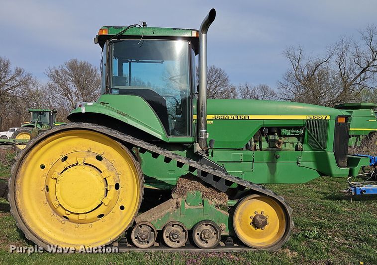image for item DT7685 1999 John Deere 8400T tractor