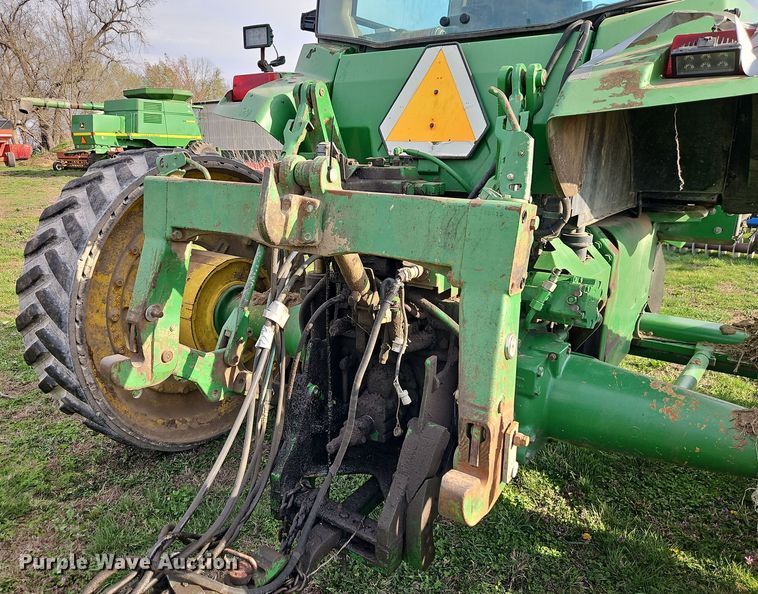 image for item DT7685 1999 John Deere 8400T tractor