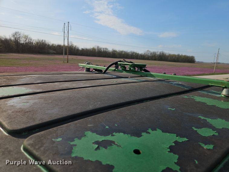 image for item DT7685 1999 John Deere 8400T tractor