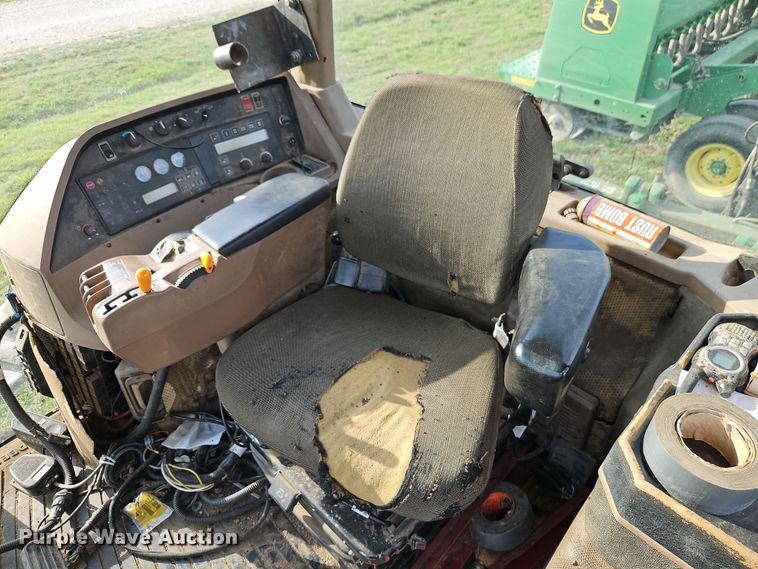 image for item DT7685 1999 John Deere 8400T tractor