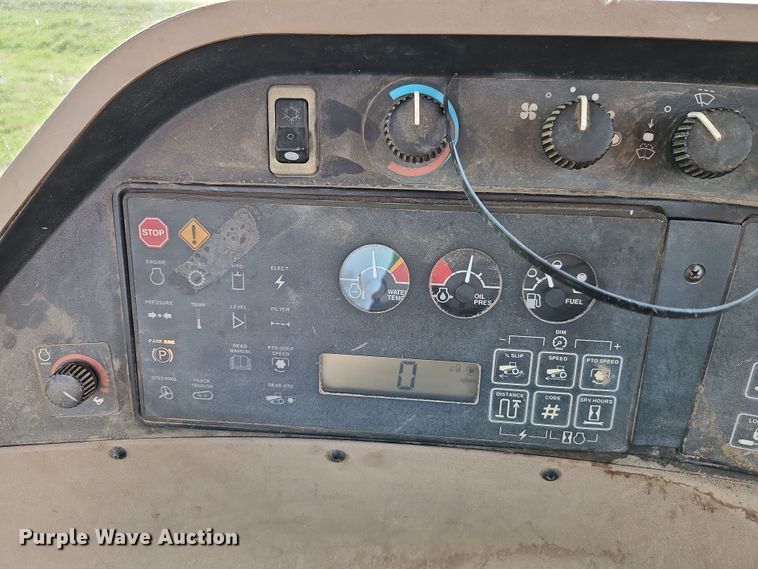 image for item DT7685 1999 John Deere 8400T tractor