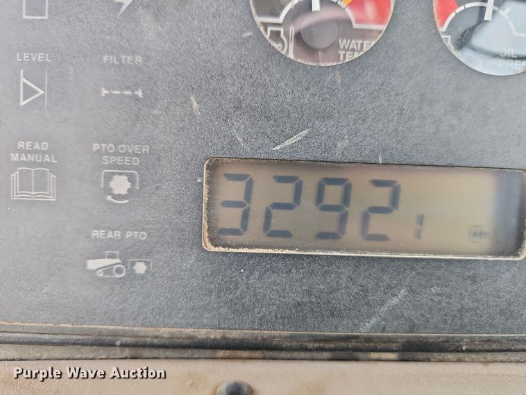 image for item DT7685 1999 John Deere 8400T tractor