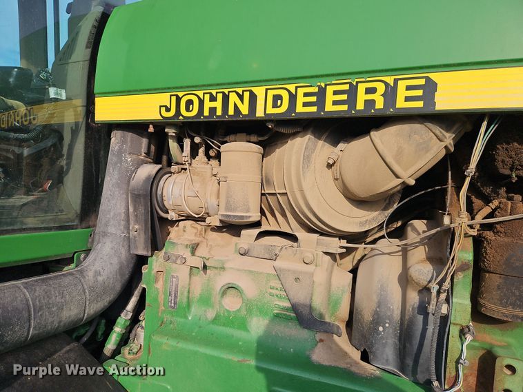 image for item DT7685 1999 John Deere 8400T tractor