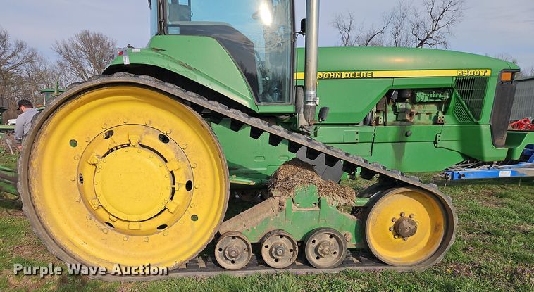 image for item DT7685 1999 John Deere 8400T tractor