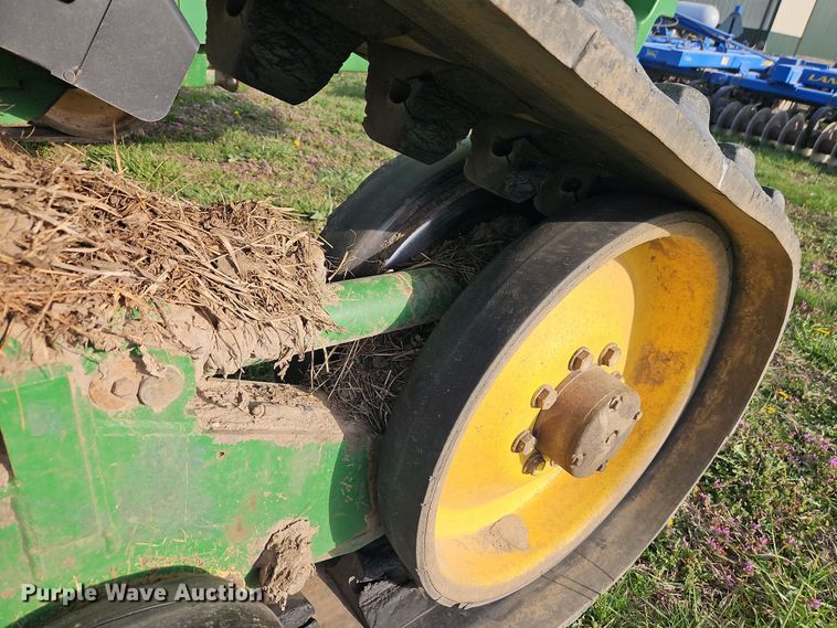 image for item DT7685 1999 John Deere 8400T tractor