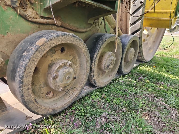 image for item DT7685 1999 John Deere 8400T tractor