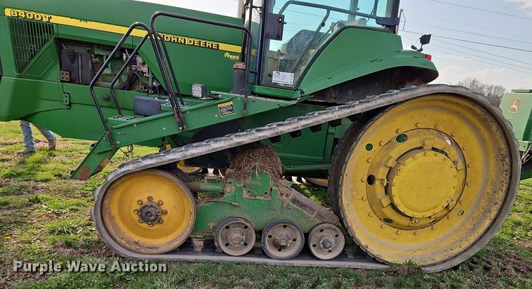 image for item DT7685 1999 John Deere 8400T tractor