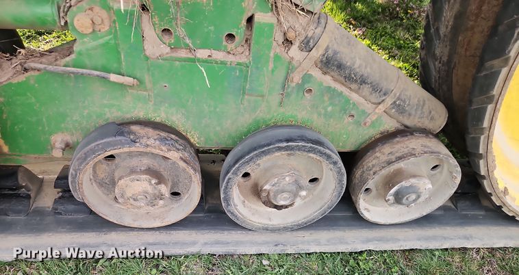 image for item DT7685 1999 John Deere 8400T tractor