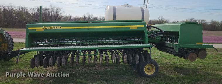 image for item DT7686 John Deere 455 grain drill