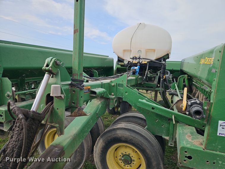 image for item DT7686 John Deere 455 grain drill