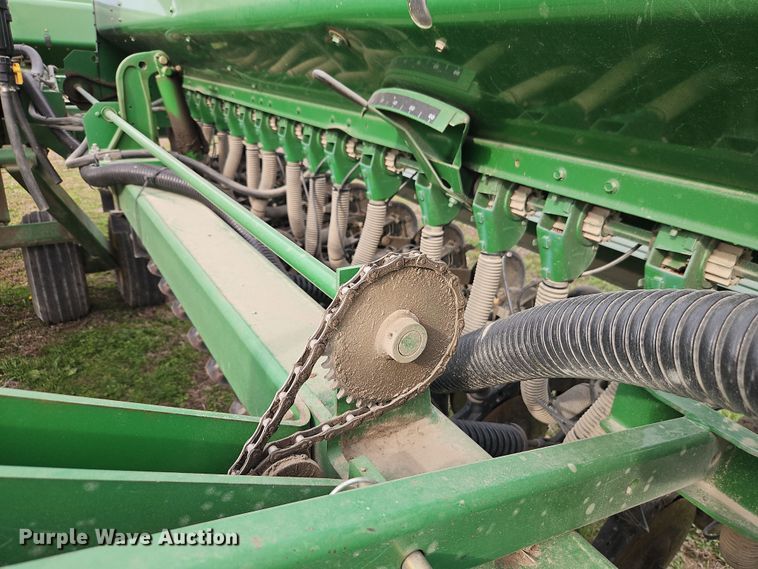 image for item DT7686 John Deere 455 grain drill