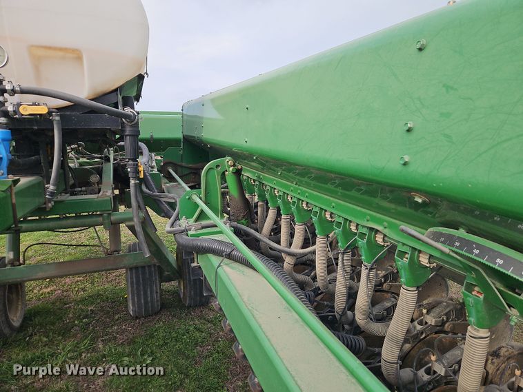 image for item DT7686 John Deere 455 grain drill