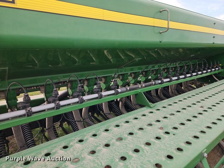 image for item DT7686 John Deere 455 grain drill