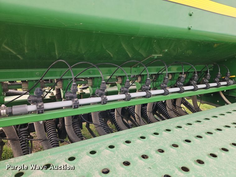 image for item DT7686 John Deere 455 grain drill