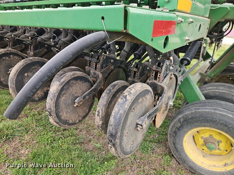 image for item DT7686 John Deere 455 grain drill