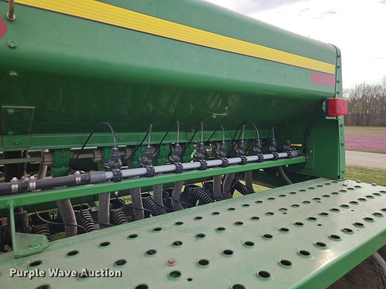 image for item DT7686 John Deere 455 grain drill