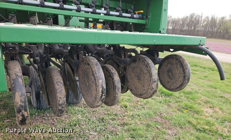 image for item DT7686 John Deere 455 grain drill