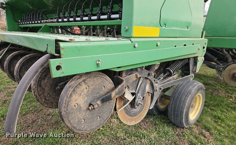 image for item DT7686 John Deere 455 grain drill