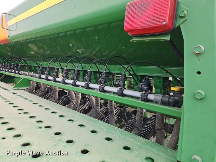 image for item DT7686 John Deere 455 grain drill