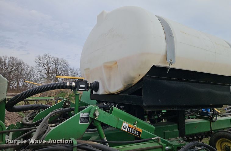 image for item DT7686 John Deere 455 grain drill