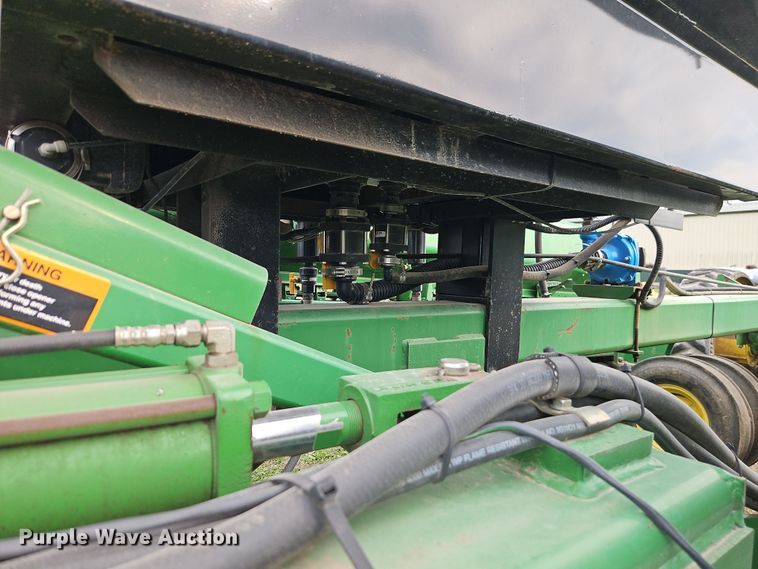 image for item DT7686 John Deere 455 grain drill