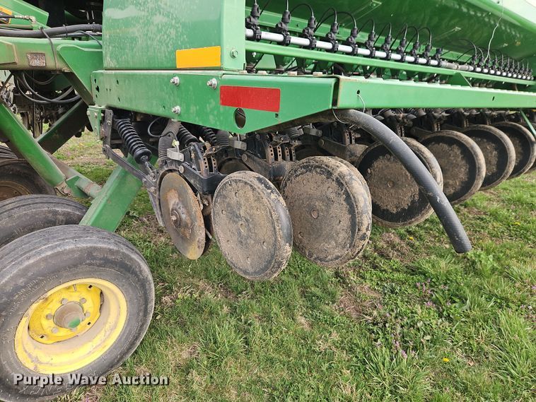 image for item DT7686 John Deere 455 grain drill