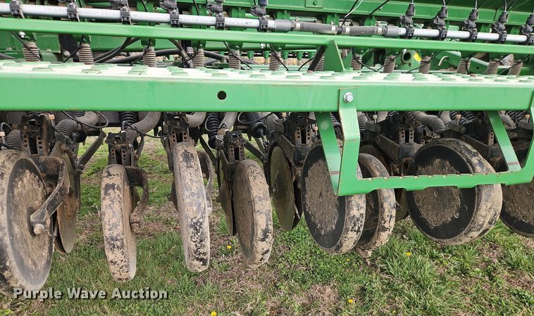 image for item DT7686 John Deere 455 grain drill