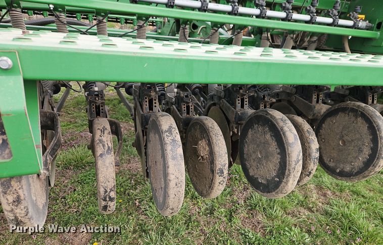 image for item DT7686 John Deere 455 grain drill