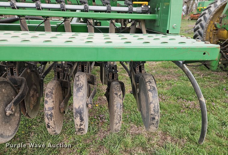 image for item DT7686 John Deere 455 grain drill