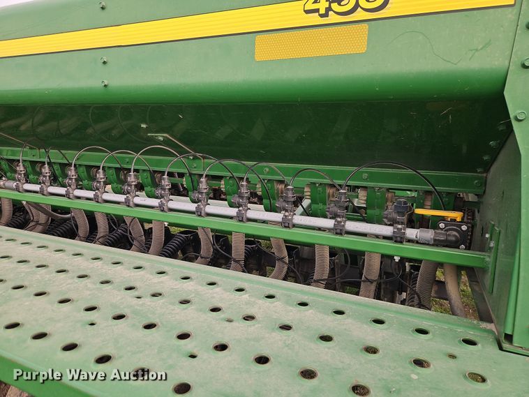 image for item DT7686 John Deere 455 grain drill
