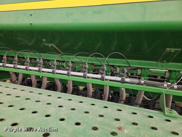 image for item DT7686 John Deere 455 grain drill
