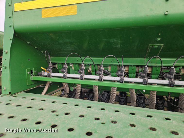 image for item DT7686 John Deere 455 grain drill