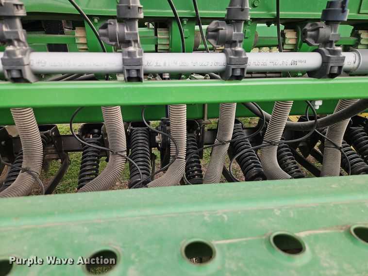 image for item DT7686 John Deere 455 grain drill