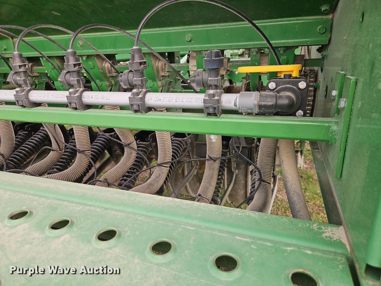 image for item DT7686 John Deere 455 grain drill