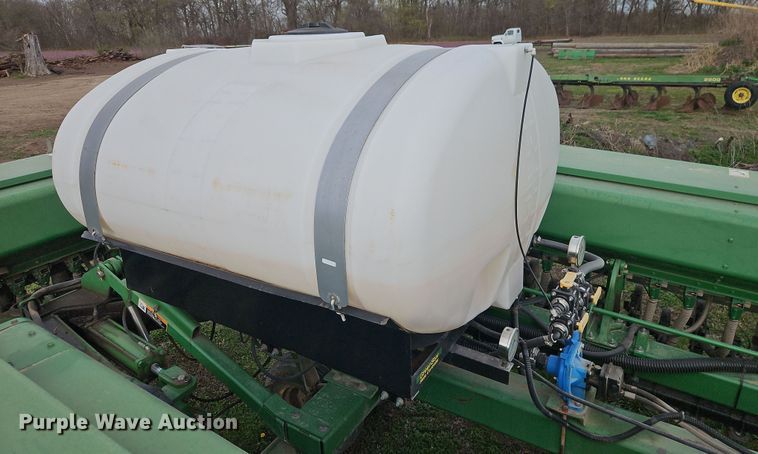 image for item DT7686 John Deere 455 grain drill