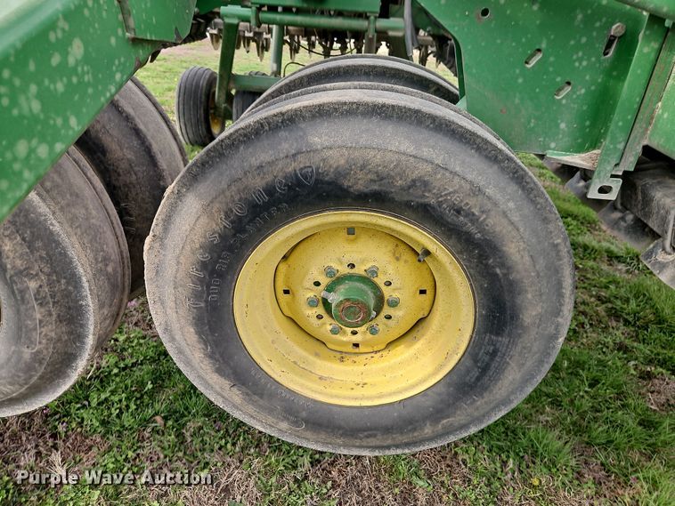 image for item DT7686 John Deere 455 grain drill