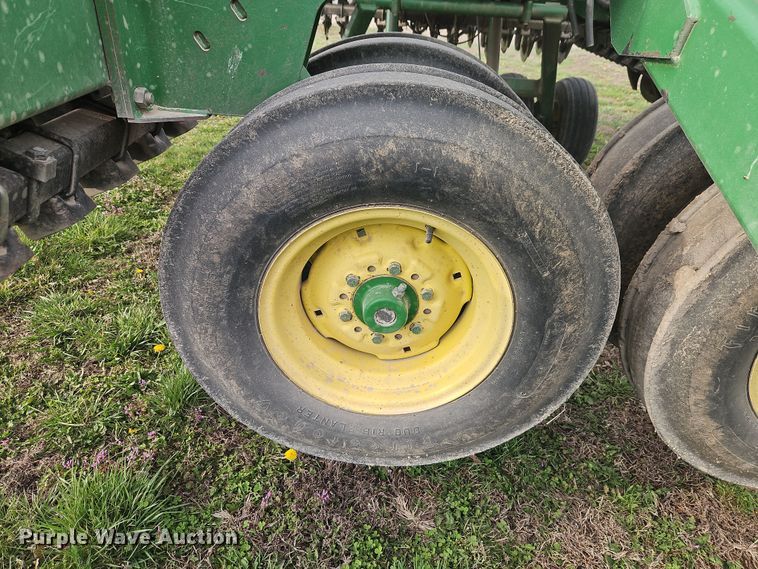 image for item DT7686 John Deere 455 grain drill
