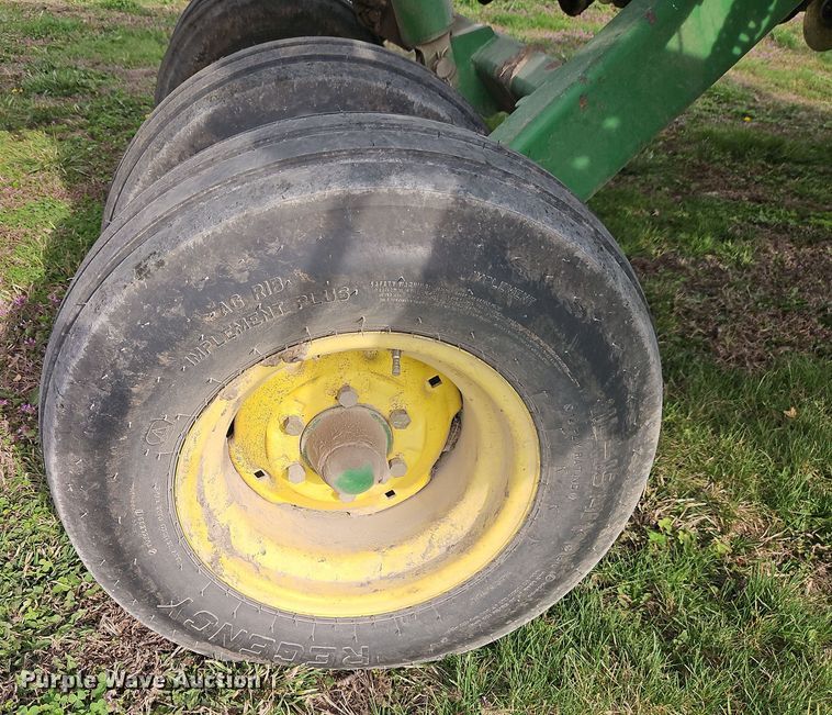 image for item DT7686 John Deere 455 grain drill