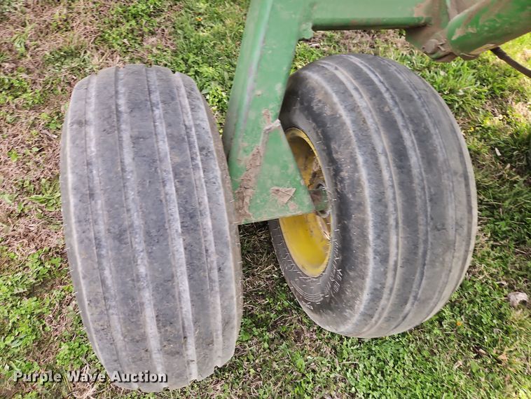 image for item DT7686 John Deere 455 grain drill