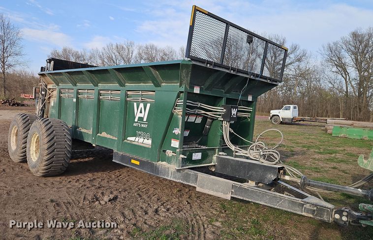 image for item DT7687 Arts Way 690700 manure spreader