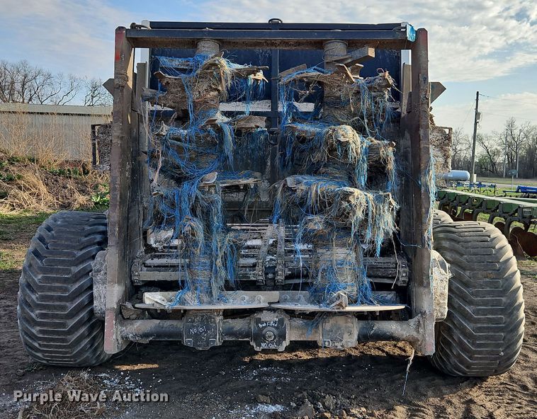 image for item DT7687 Arts Way 690700 manure spreader